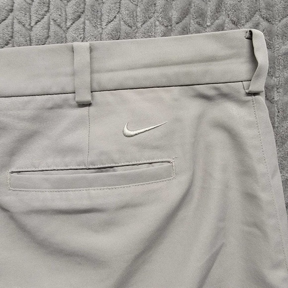 Nike Golf Dri-Fit Mens Light Gray Pleated 10” Shorts Size 42 405850-061 - Picture 11 of 12